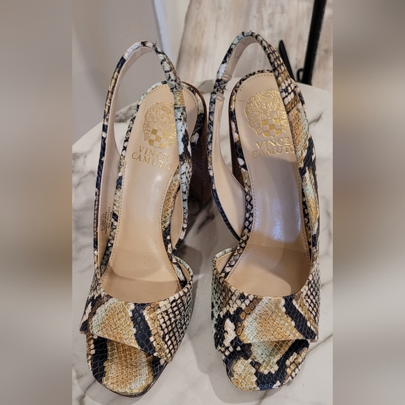 Vince Camuto high heel shoes - Picture 3 of 5